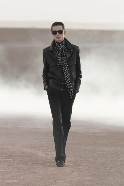 Look 19